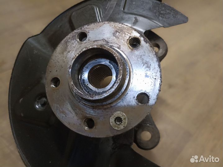 Поворотный кулак правый VW-T6 7H0 258 G