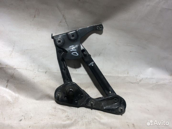 Петля капота mercedes w 140