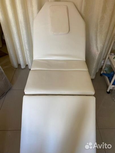 Массажная кушетка