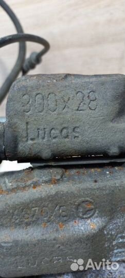 Суппорт тормозной передний правый Mercedes-Benz