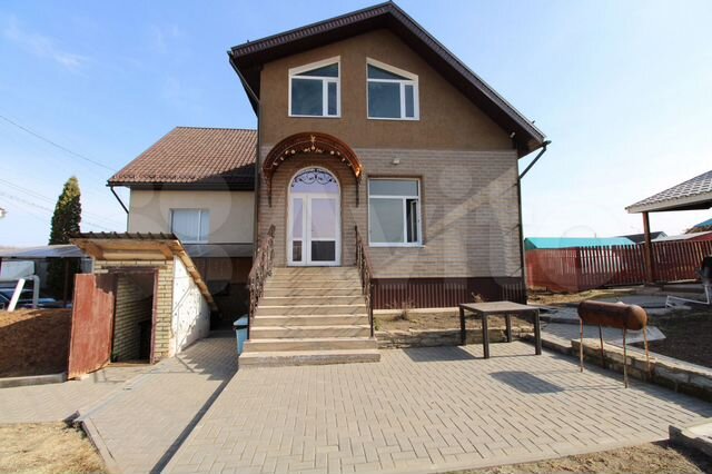 Коттедж 185 м² на участке 7 сот.