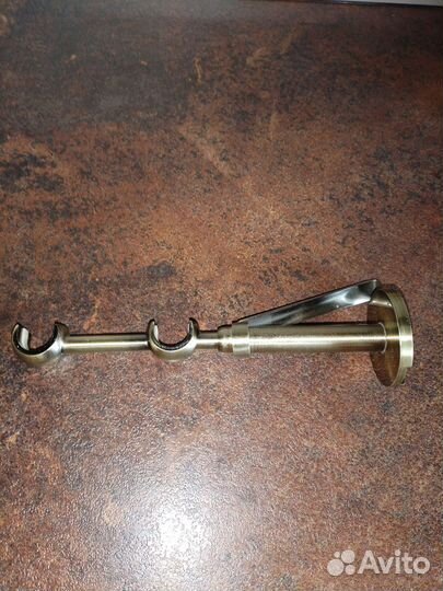 Крепление для карниза