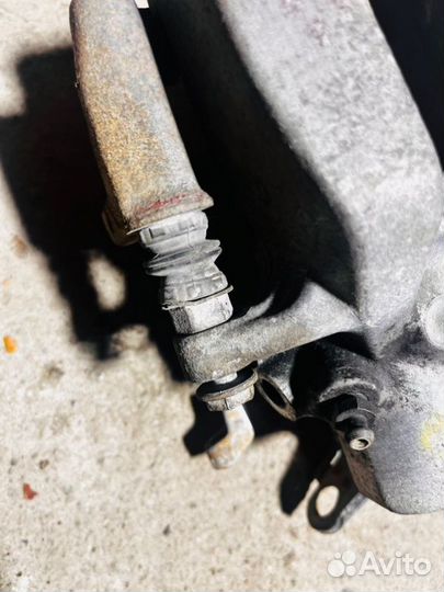 Суппорт тормозной Audi A8 D2/4D 4.2 AQF 2001