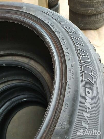 Bridgestone Blizzak DM-V1 225/55 R20 107R