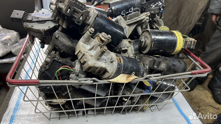 Моторчик трапеции стеклоочистителя VAG