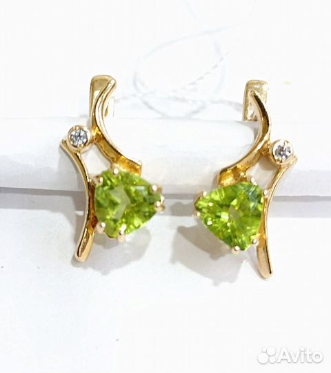 Серьги с синтетическим камнем Золото