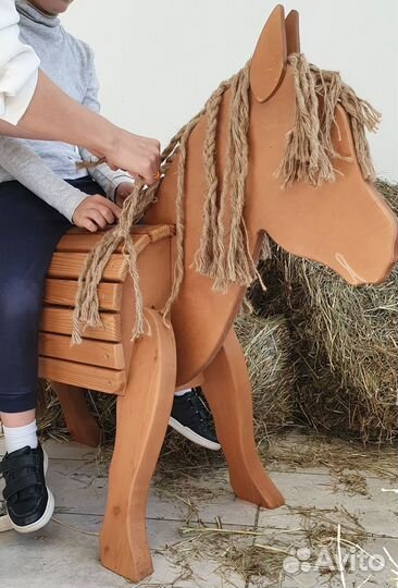 Лошадка из дерева