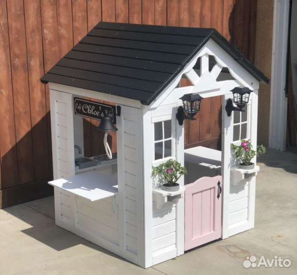 Детский игровой домик из дерева