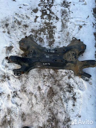Подрамник передний Toyota Rav 4 30