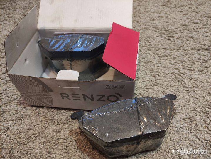 Тормозные колодки передние