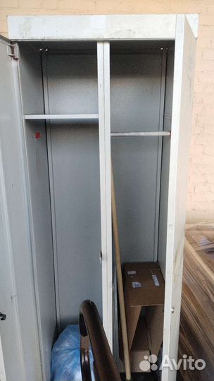 Шкаф металлический для одежды и инструментов