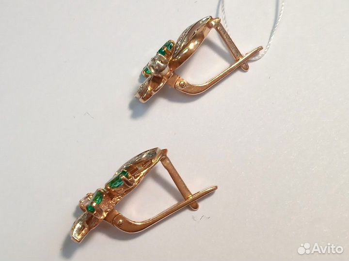 Серьги с камнями золотые