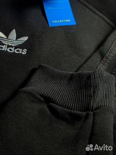 Спортивный костюм adidas