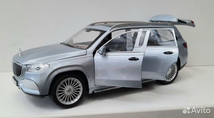 Металлические машинки больших размеров