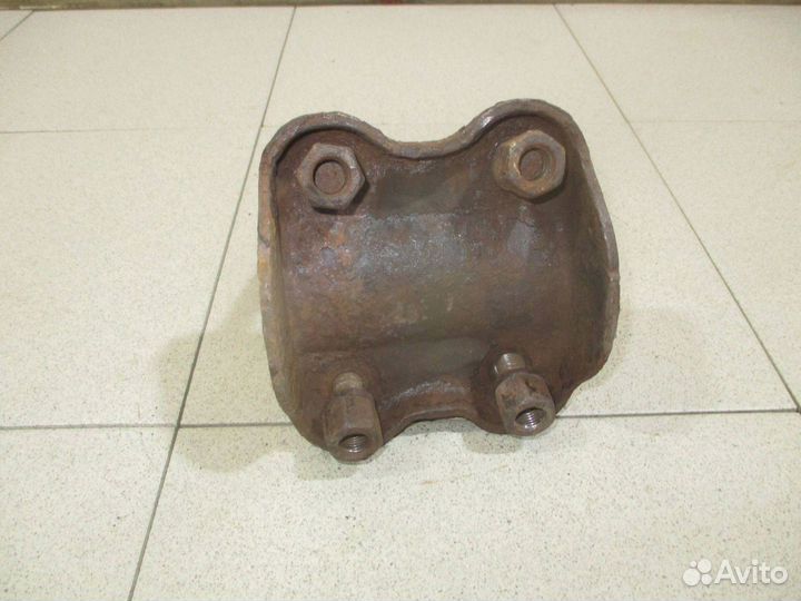 Стремянка задней рессоры Nissan Navara (D40)