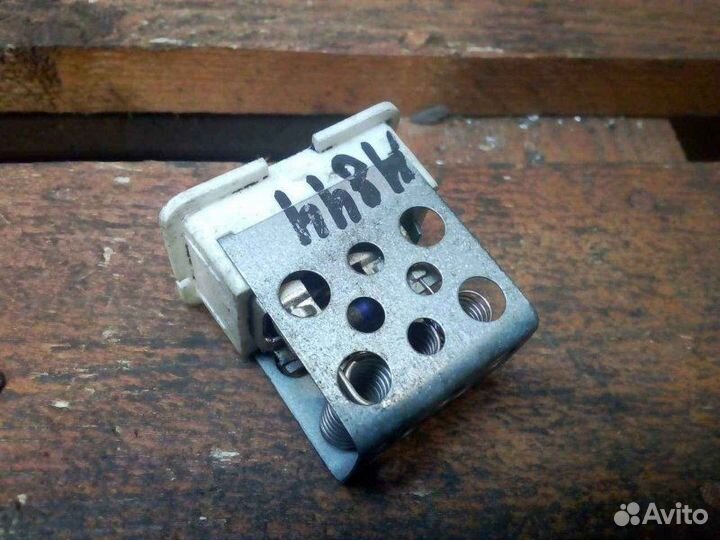 Резистор отопителя Opel Astra H 1.8 2009