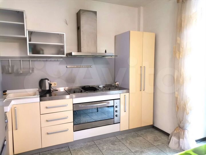 3-к. квартира, 110 м², 3/12 эт.