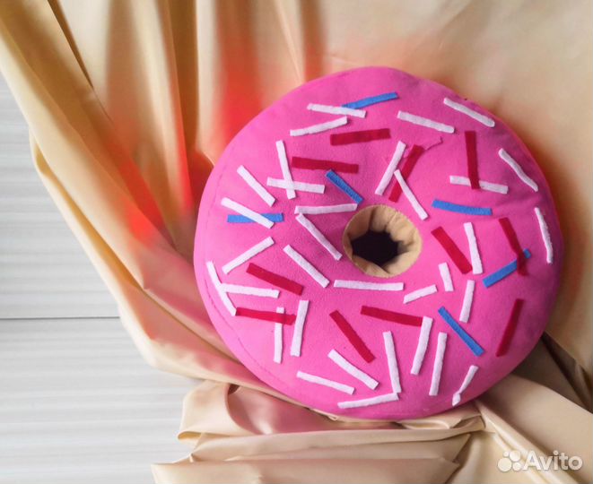 Подушка декоративная Пончик из Пятёрочки