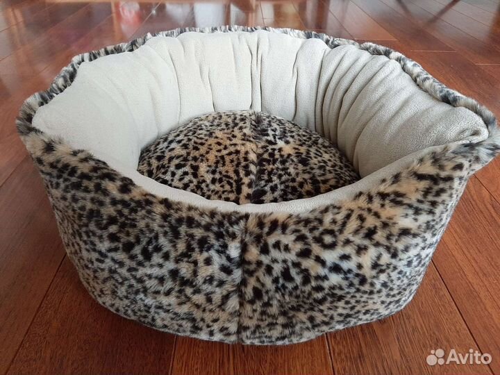 Лежанка новая со съемными чехлами