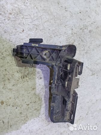 Кронштейн заднего бампера