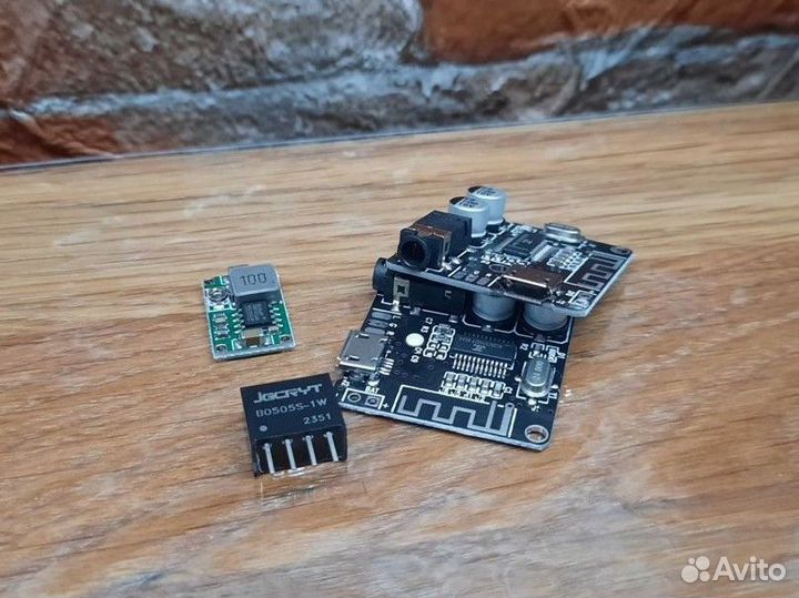 Универсальный Bluetooth модуль 5.0 в машину