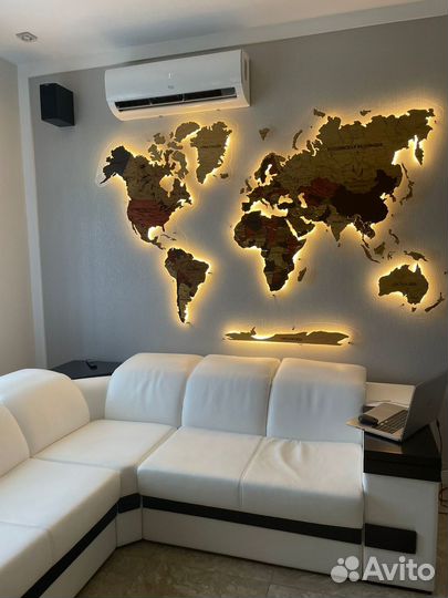 Карта мира из дерева