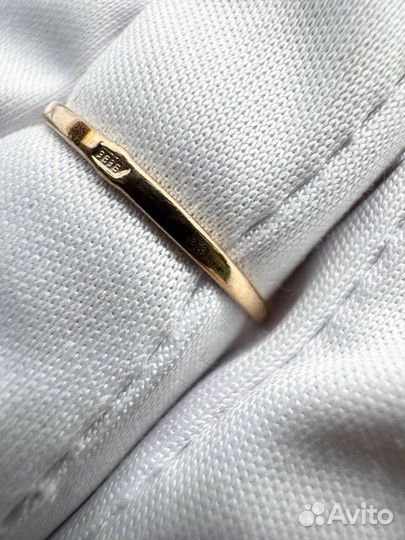Золотое кольцо с камнем 16,5р