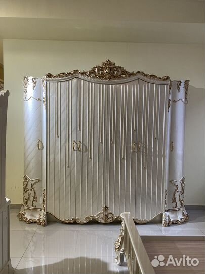 Спальный гарнитур