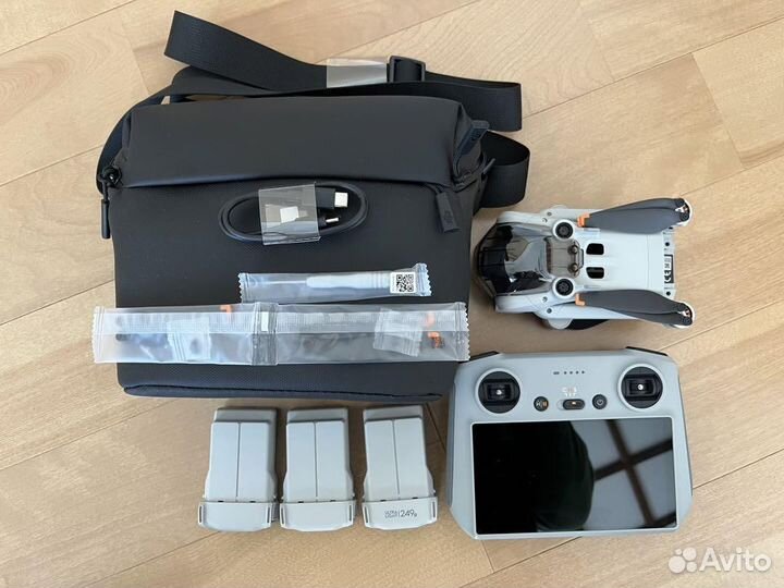 Квадрокоптер DJI Mini 3 Pro RC Combo Plus