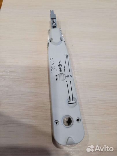 Продам инструмент для заделки плинтов