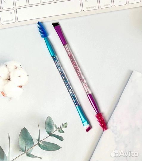 Кисть для бровей