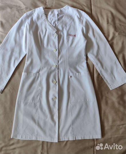 Медицинские халаты, цена за все