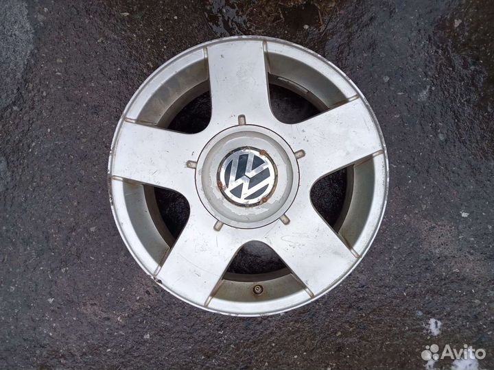 Литой диск r15