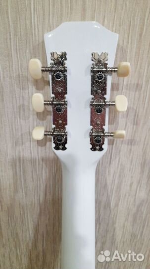 Новая акустическая гитара