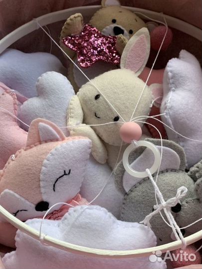 Мобиль на кроватку из фетра