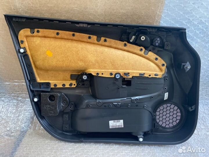 Обшивка двери передняя правая Opel Corsa D 2007