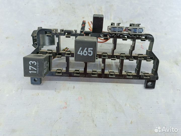 Блок реле Volkswagen Jetta