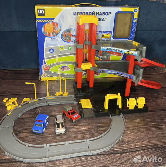 Игровой набор Urban Units «Парковка» + 3 машинки