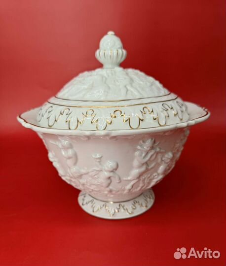 Ваза с крышкой Вакханалии. Каподимонте