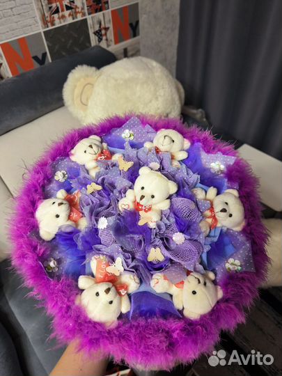 Букет с игрушками мишки