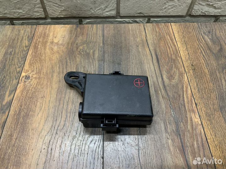 Hyundai Equus Блок предохранителей на клемму