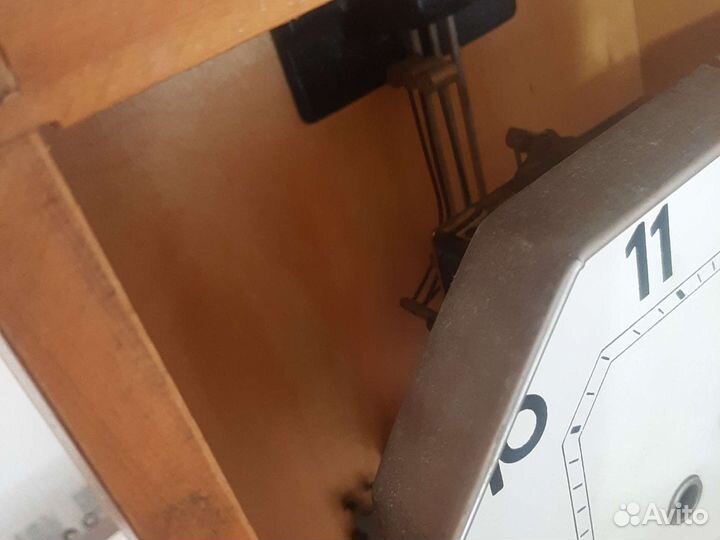 Часы настенные с боем Янтарь