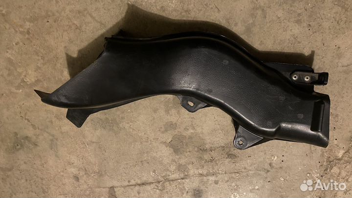 Воздухозаборник на супорт Lexus is250