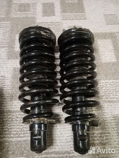 Стойки Ssang Yong 2 шт