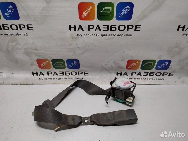 Ремень безопасности задний Toyota Corolla E150