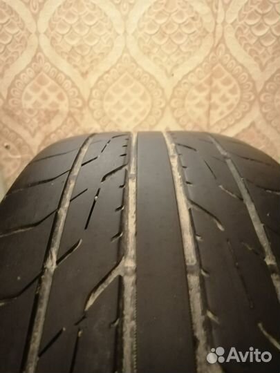 Toyo DRB 215/50 R17 91V