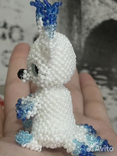 Ледяной кицунэ из бисера