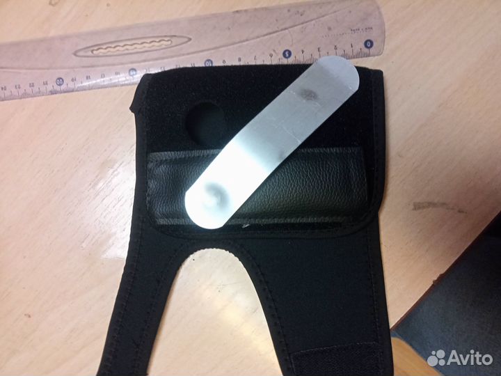 Ортопедический бандаж на запястье