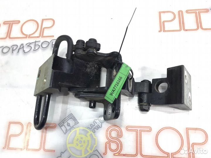 Петли задней левой двери VW Touareg GP (7LA,7L6,7