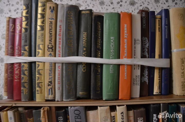 Продаю большое количество книг, журналов, открыток